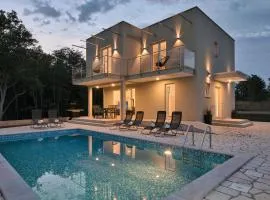 Villa Sarah, mediterranean elegance minutes from the beach