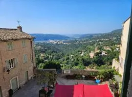 Grande maison de village proche Nice