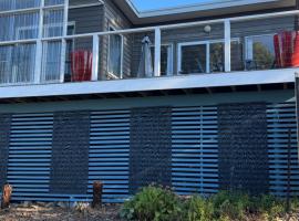 Views of the Tamar River，位于Clarence Point的酒店