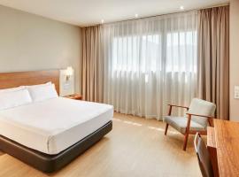 斯考特而蒙卡达城市酒店，位于蒙卡达和雷克萨奇的酒店