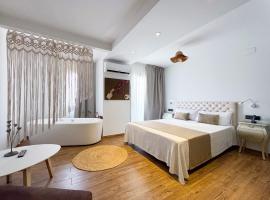 Emerald Sun Hotel，位于坎布里尔斯的酒店