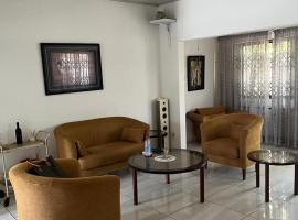 Casa Trish - One family home，位于Spintex的酒店