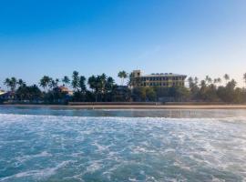 New Hotel Kabalana，位于阿杭格默的带泳池的酒店