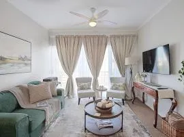 Unwind at Coral Bright 2BR Beach Apartment