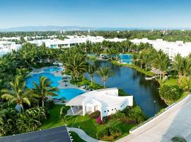 Departamento Mayan Lakes T9 - Albercas, club de playa, tenis, p&aacute;del y m&aacute;s，位于阿卡普尔科的带热水浴缸的酒店