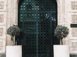 Qarvasla Hotel
