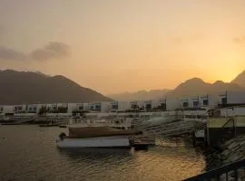 Marina & Mountain View 4BR Private Villa