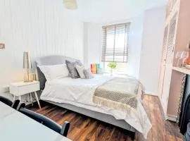 Bright Spacious room in Central Brighton