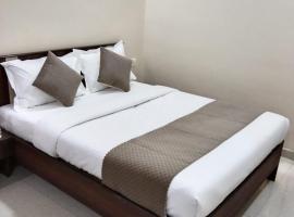 Hotel Anand Inn- Best Business Hotel in Solapur，位于索拉普的酒店