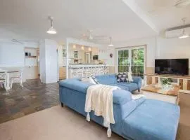 The Lake Haus - Spacious Waterfront Escape with Pool