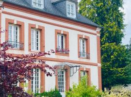 Juste le bruit des fleurs，位于Saint-Nicolas-de-Sommaire的酒店