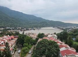 Ganga Aahana Retreat - Luxury Home Vibe & Ganga View，位于瑞诗凯诗的酒店