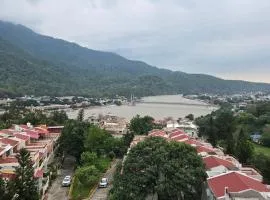Ganga Aahana Retreat - Luxury Home Vibe & Ganga View