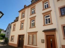 Modernes Stadthaus im Zentrum, 10 Betten 3 Schlafzimmer，位于梅尔齐希的酒店