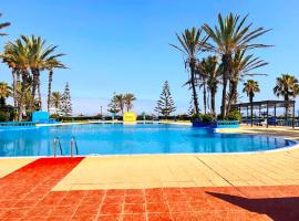 Palm beach in Mansouria，位于本苏莱曼的酒店