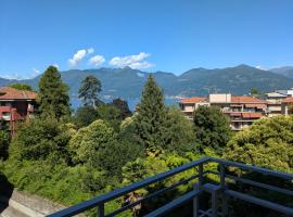 Lake & Montains View Studio with Free Parking, 1Hour from Stresa & Borromean Islands，位于勒威诺的酒店