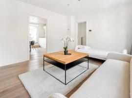 Luxury apartment x big terrace，位于圣尼古拉的酒店