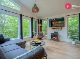 Le Grand Pic de Portneuf - 65" TV, Sonos, SPA, Pool, Fireplace, Billiards