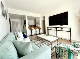 Enjoy Spacious Uptown 4 BR