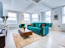 Stylish 1 Bedroom Apartment, High St. Sutton, Free Parking