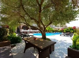 Dorothealy Apartments with Garden and Pool