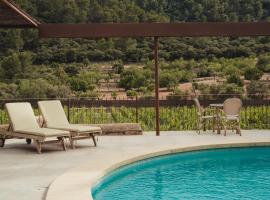 Rondaia, a Winery & Fincahotel-Agroturismo in Tramuntana，位于埃斯波尔莱斯的酒店