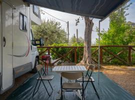 Vintage Camper Sorrento，位于索伦托的酒店