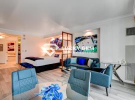 Lucky Gem Penthouse & Luxury Suites at Signature Resort, Balcony Strip View 2605