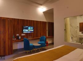 hotel-montreal rishikesh maduban inn，位于瑞诗凯诗Dehradun Airport - DED附近的酒店