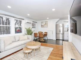 NEW Modern NYC Escape near MetLife AmDream MALL EWR，位于Bergenfield的酒店