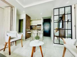 Apartamento tranquilo y completo a 5 min de Girardot, cerca al Dollar City, supermercado D1 y supermercado ARA，位于里考尔特的酒店