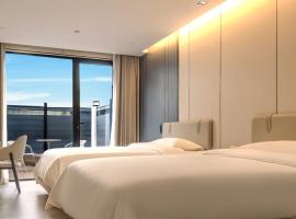 云泊夜酒店浦东机场店Yunboye Hotel Shanghai Pudong Airport Branch，位于上海的酒店