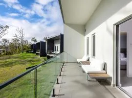 Modern 2 Bed Apartment with BBQ - 6 Min walk to beach