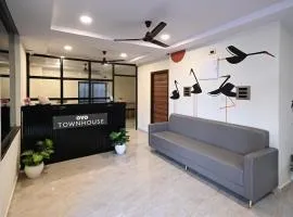 Super Townhouse De Alphabet Karmanghat