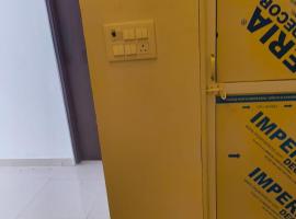 unique hotel，位于Mohāna的酒店