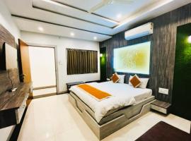 Hotel Sai Kripa Chittorgarh AC OR NON AC ROOM，位于奇陶尔加尔的酒店