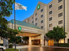 Embassy Suites by Hilton Dallas Near the Galleria，位于达拉斯的酒店