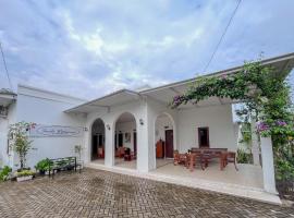 RedDoorz Syariah near AMIKOM Purwokerto，位于Kedungbanteng的酒店