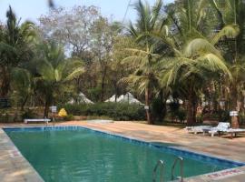 Dudhsagar Spa Resort，位于Molem的酒店