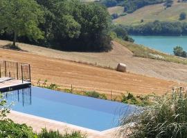 Agriturismo La Corte Sul Lago，位于钦戈利的酒店