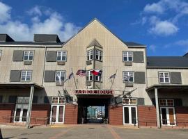 Harbor House Hotel and Marina at Pier 21