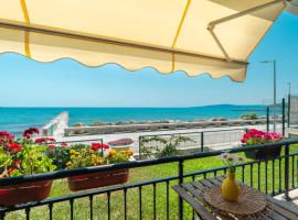 Apartments Poemia- sea view, Free Parking, complex Carpe Diem，位于巴尔奇克的海滩酒店