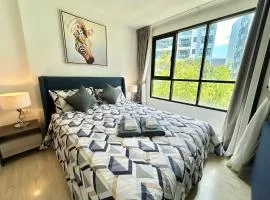 1 Bedroom Condos Close to Shopping Malls