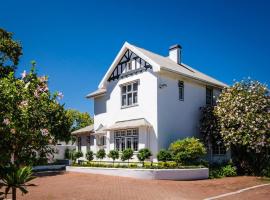 Whispering Oaks Guest House，位于乔治的酒店