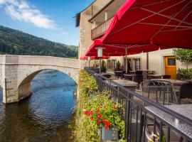 Hôtel-Restaurant de la Demi-Lune，位于圣于尔萨讷的酒店