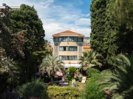 Cézanne Hôtel，位于戛纳的酒店