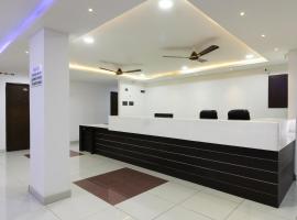 Collection O Mythri Hotel Near By ECIL, AS RAO Nagar, Sainikpuri，位于Maula Ali的酒店