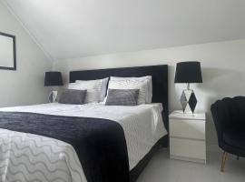 Charming Villa near Moss and beach for 8 people，位于莫斯的酒店