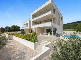 Apartment Maslina mit privatem Salzwasserpool