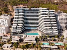 Ilyonis Hotel & Spa，位于圣金的带按摩浴缸的酒店